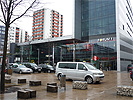 photo of the meeting point in front of Hotel Ramada next to Salzburg main train station and bus station Südtiroler Platz